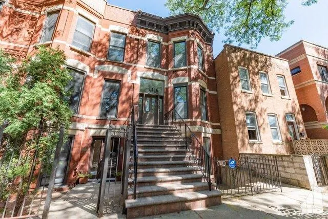 2 Bedroom 1 Bath In Chicago IL 60607 for Rent