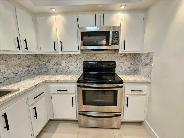 1 Bedroom 1.5 Bath In Miami FL 33179 for Rent