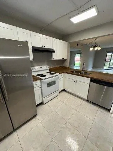 3 bedroom in Miami FL 33179 for Rent