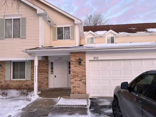 3 Bedroom 2 Bath In Aurora IL 60504 for Rent