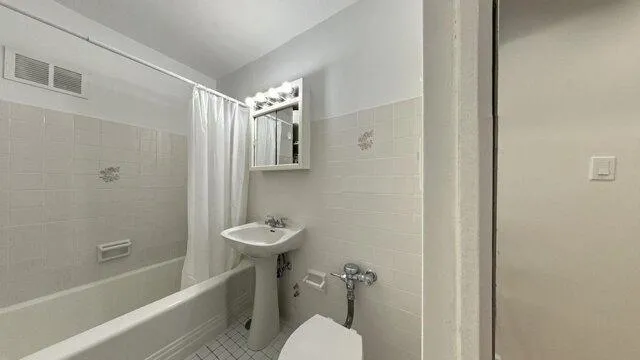 1 Bedroom 1 Bath In Chicago IL 60640 for Rent