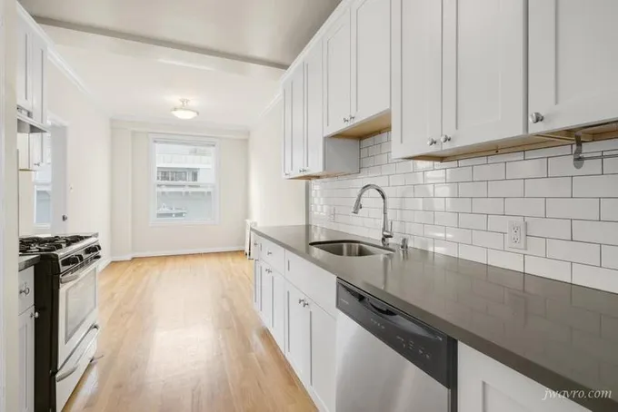 Bright Spacious Remodeled Pac Heights 1bd w/ HW and more! for Rent