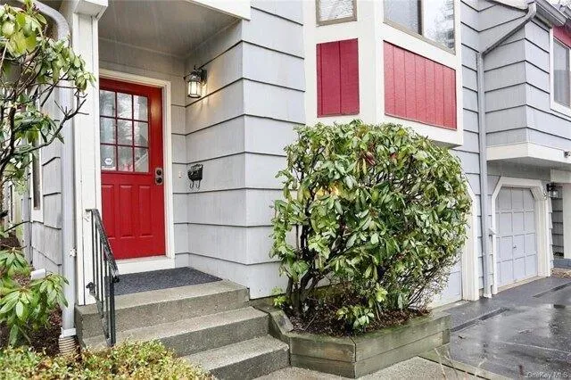 2 Bedroom 1.5 Bath In Nanuet NY 10954 for Rent
