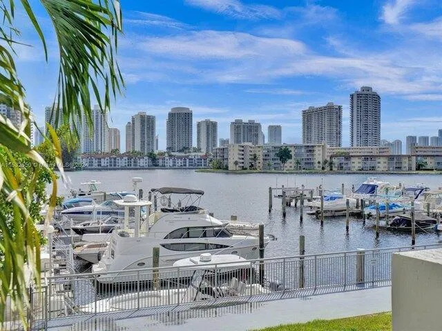 2 bedroom in Aventura FL 33160 for Rent
