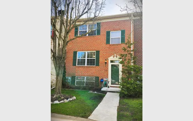 Simply Amazing 3BR TH! for Rent