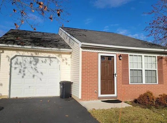 10 Edgeware Close #1000 - Freehold, NJ 07728 - Home For Rent