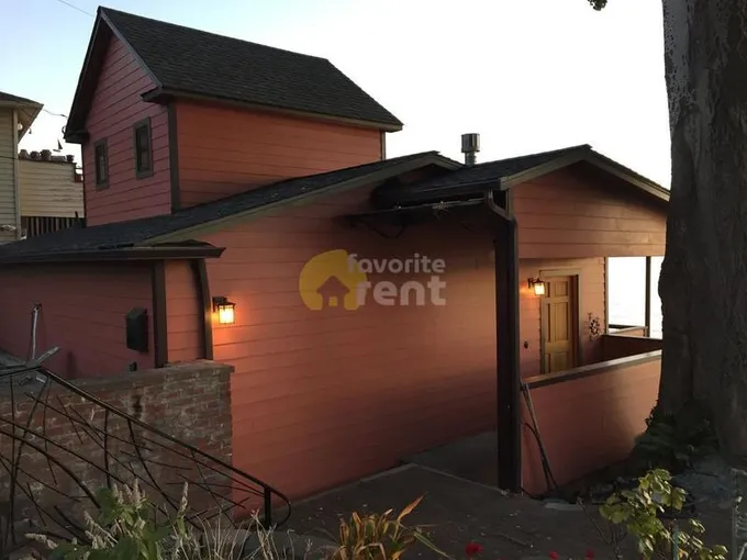 Parking 2 bedrooms and 2.5 bathrooms house in Seattle center for Rent