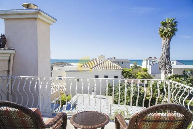 Ventura Seaside Retreat in Pierpont – 4 bedroom house for Rent