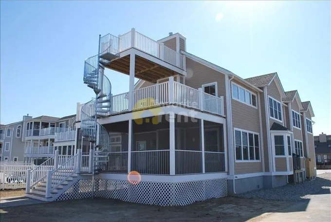 Big modern 4 bedrooms house in Lewes Beach for Rent