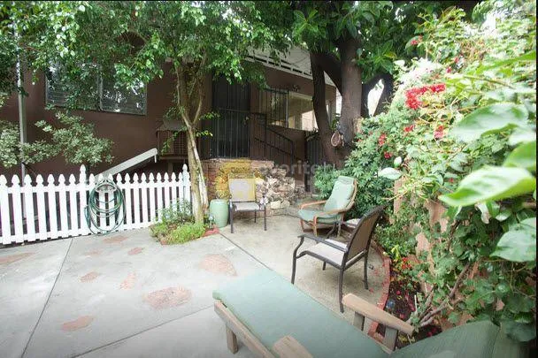 2 Bedrooms, 1 Bath House in Hollywood Hills, Los Angeles for Rent