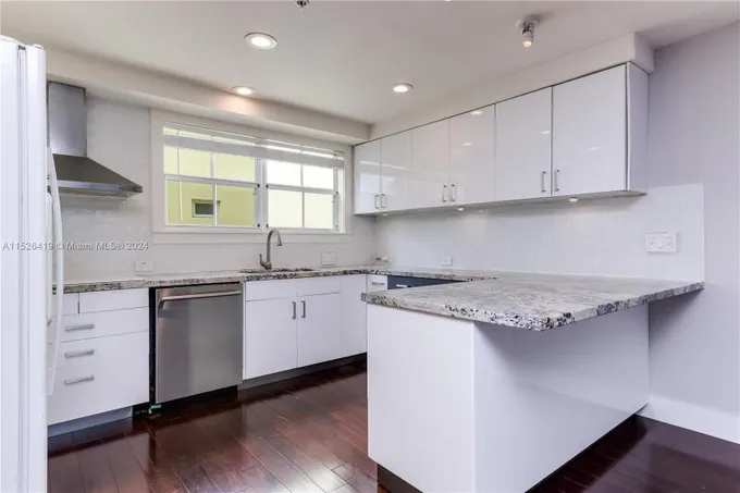 623 Northeast 8th Avenue, Fort Lauderdale, FL 33304 for Rent