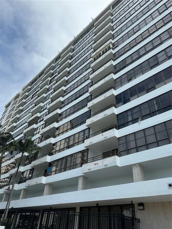 500 Three Islands Boulevard, Unit 908, Hallandale Beach, FL 33009 for Rent