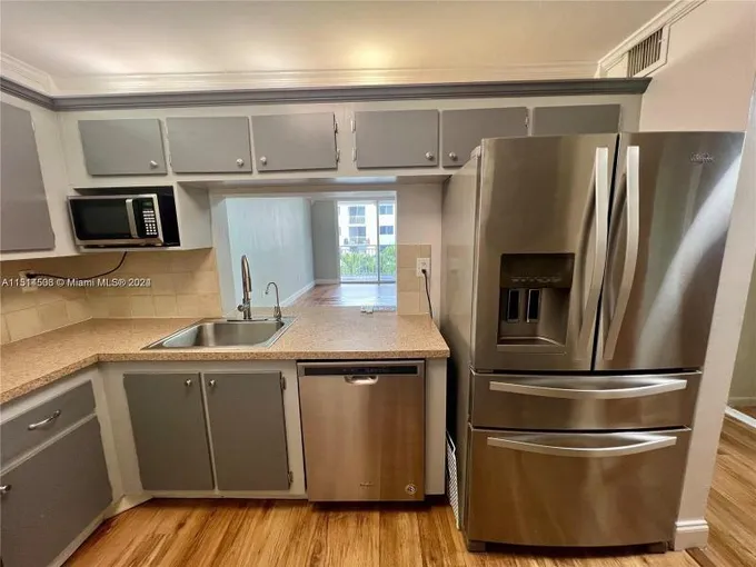 1666 West Avenue, Unit 408, Miami Beach, FL 33139 for Rent