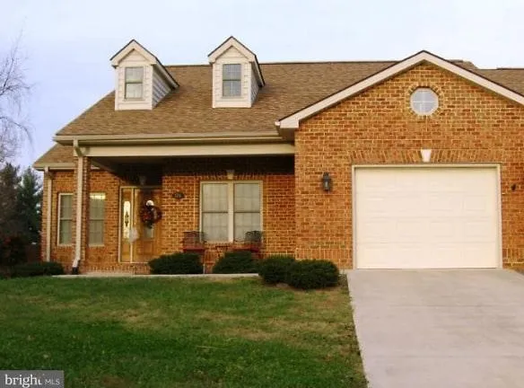 126 Donna Dr - Woodstock, VA 22664 - Home For Rent
