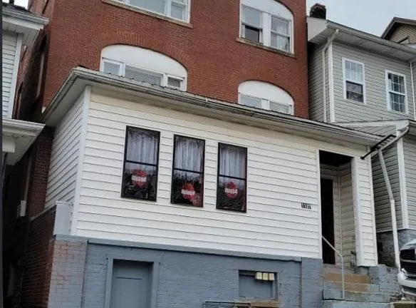1107 16th Ave unit 2nd - Altoona, PA 16601 - Home For Rent