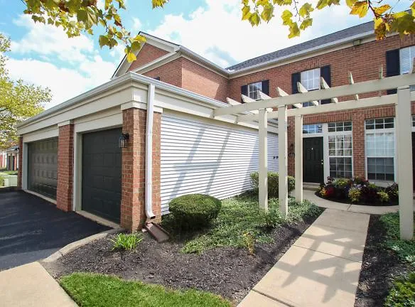 Washington Park - 7605 Washington Village Dr - Centerville, OH Apartments for Rent