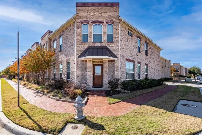 200 Emma Dr, Lewisville, TX 75057 for Rent