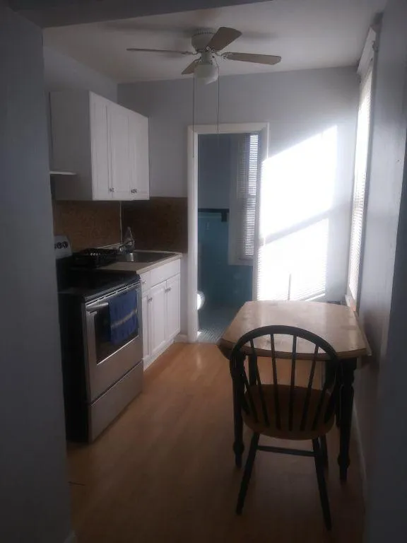 Room & efficiency for rent