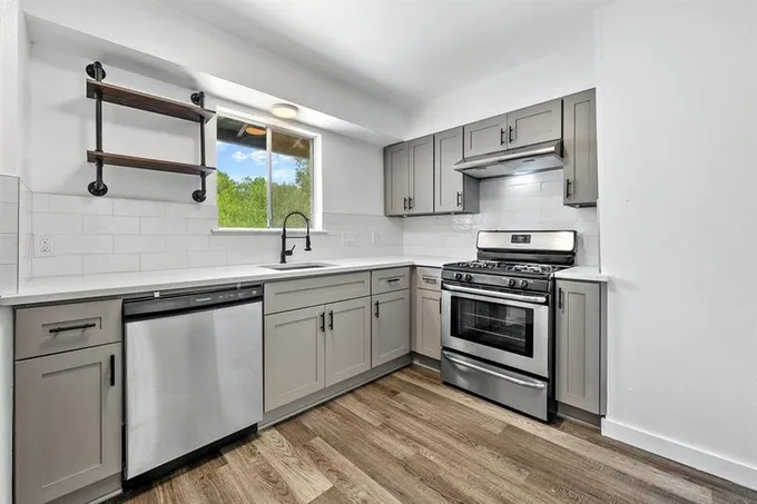 1706 Elmhurst DR Unit: B Austin TX 78741 for Rent