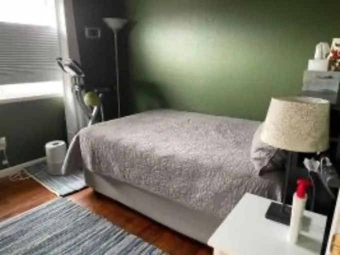 Looking for a professional MALE for a beautiful one of our upstairs private for Rent