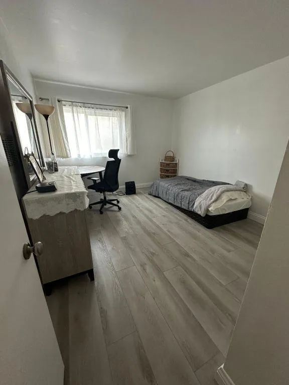 1br + 1 bthrm available for rent (Lawndale)