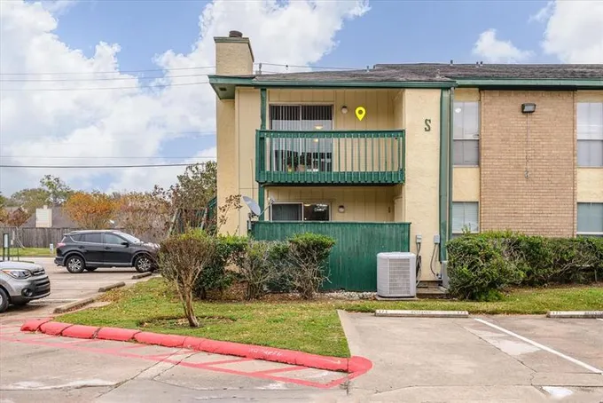 1516 Bay Area Boulevard Unit: S8 Houston Texas 77058 for Rent