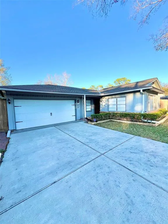 38 N Wickerwood Street Houston Texas 77080 for Rent