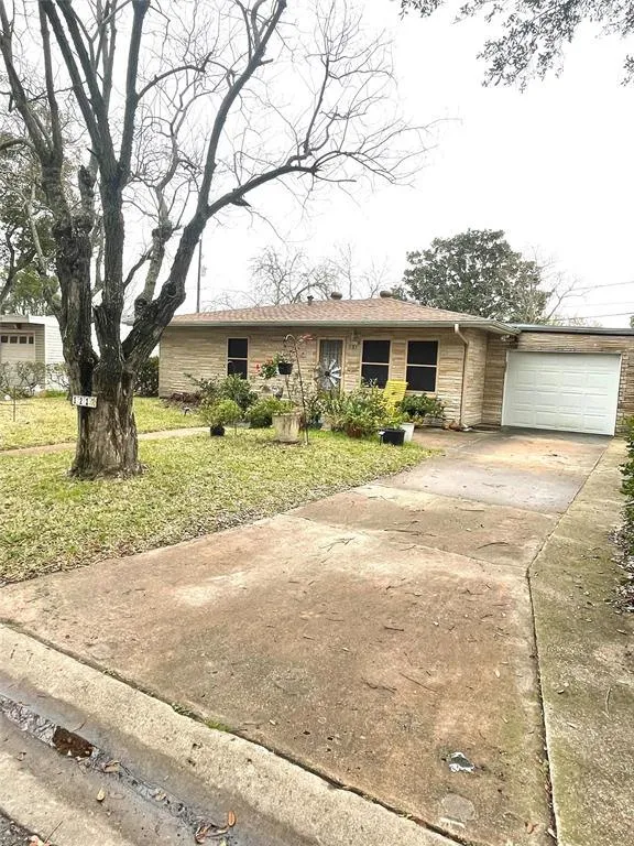 121 Albacore Avenue Galveston Texas 77550 for Rent