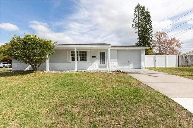 2 Bedroom 2 Bath In Holiday FL 34690 for Rent