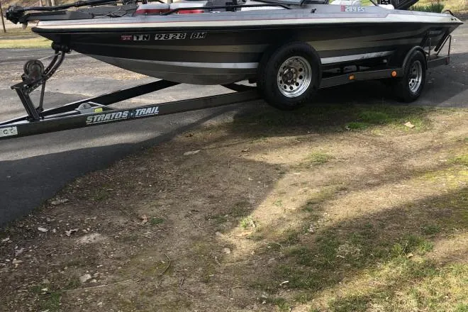 1989 Stratos 289FS for Sale