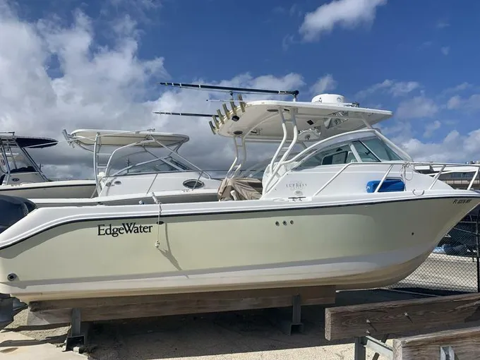 2003 Edgewater boats 265 Express for Sale