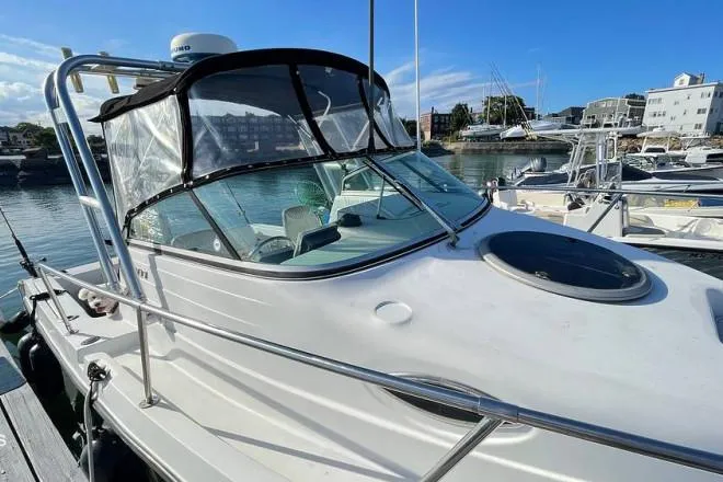 2005 Seaswirl 2301 Striper for Sale