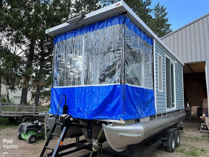 1998 Godfrey Pontoon Custom Houseboat for Sale