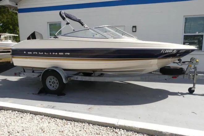1996 Bayliner CAPRI 1600 for Sale