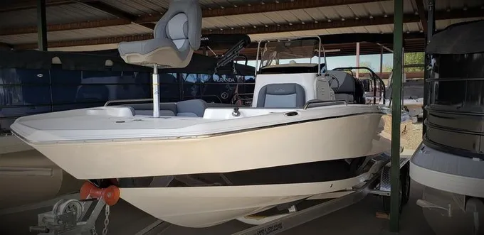 23 foot Nautic Star 231 Hybrid for Sale