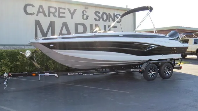 23 foot Crownline E230XS for Sale