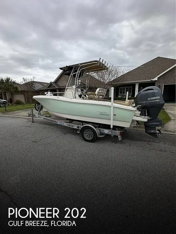 Pioneer Islander 202 Center Consoles 2017 for Sale