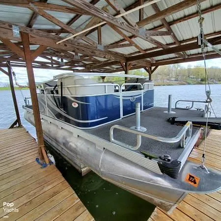 2014 Apex Marine Qwest 7518 for Sale