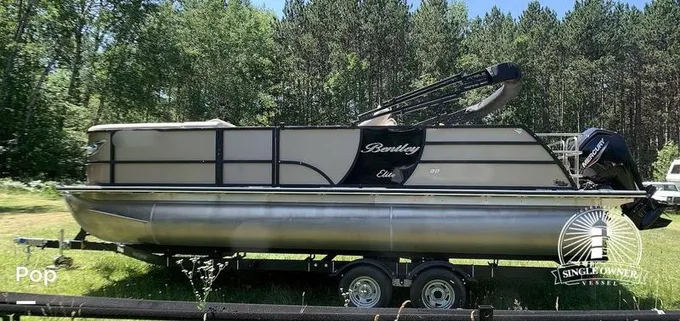 2022 Bentley 220 Elite Swingback for Sale