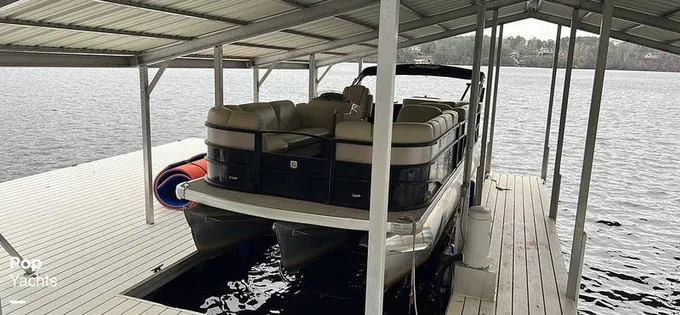 2019 Godfrey Pontoon Sweetwater Premium 255C for Sale