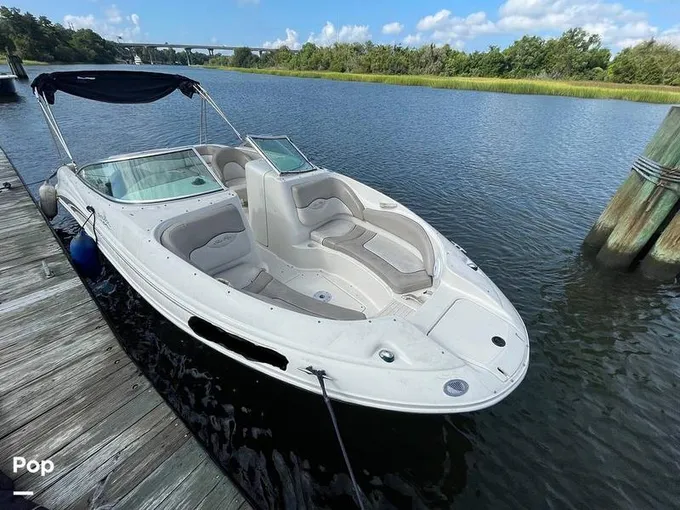 2004 Sea Ray Sundeck 220 for Sale
