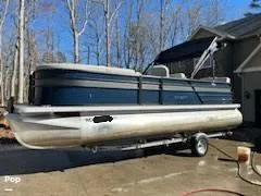 2019 Crest II 220SLRC for Sale