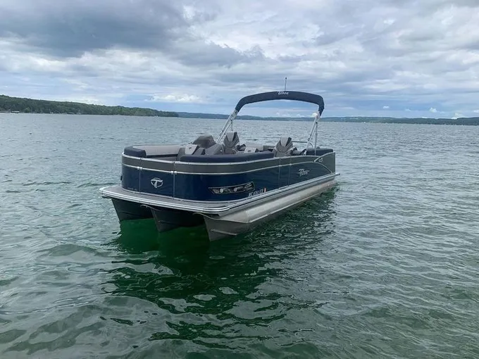2023 Tahoe 2585 Cascade Quad Lounger for Sale