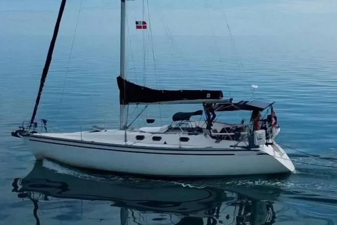1987 Hunter Legend 37 for Sale