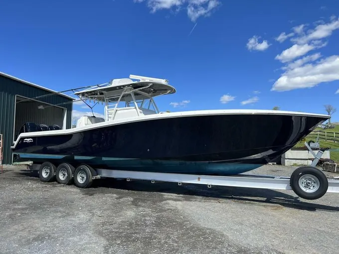 2016 Invincible 39 for Sale