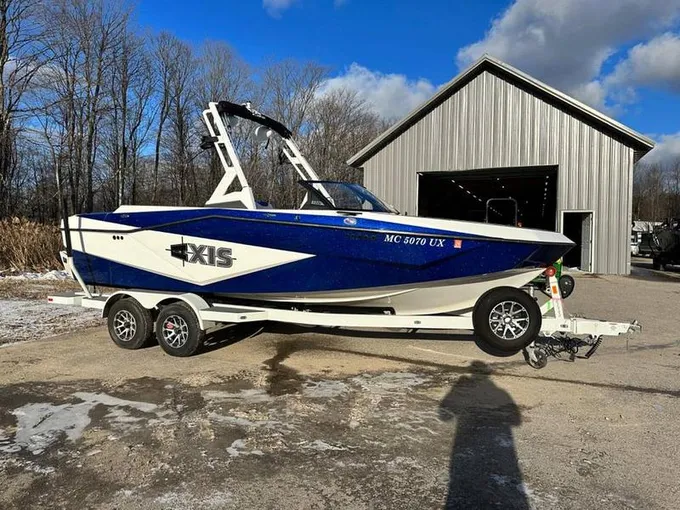 2023 Axis Boats T220 for Sale