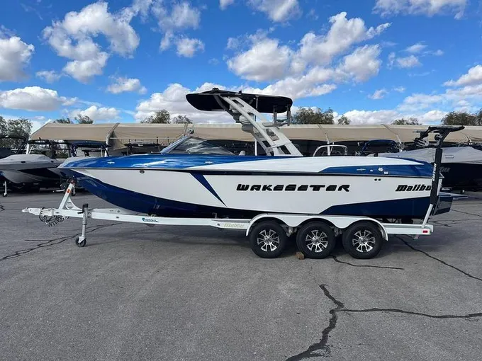2016 Malibu 25 LSV for Sale