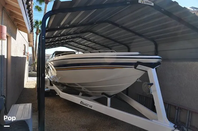 1998 Hallett 240 Open Bow for Sale