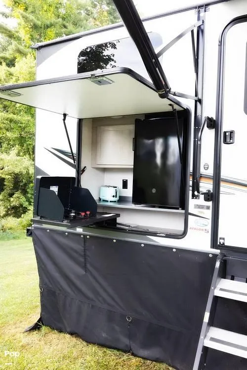 2021 Rockwood Ultra-Lite for Sale