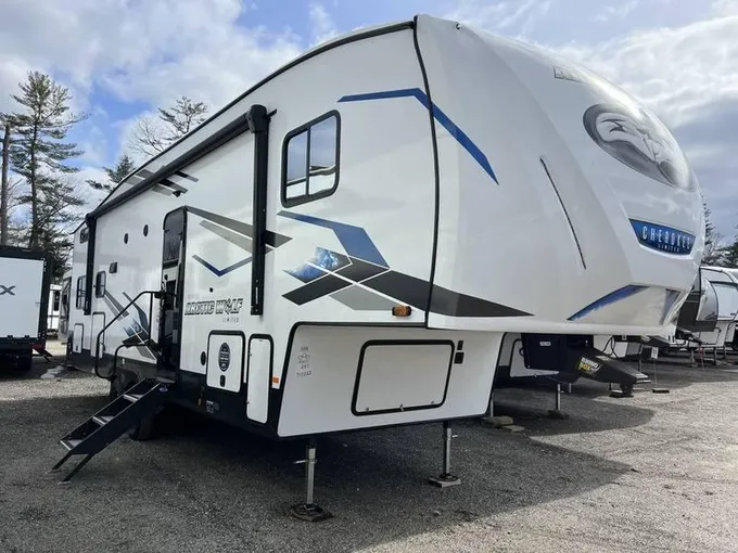 2024 Forest River Cherokee Arctic Wolf 287BH 35ft for Sale